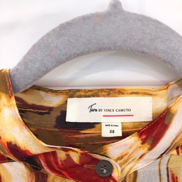 TWO by Vince Camuto button down top - Picture 3 of 4